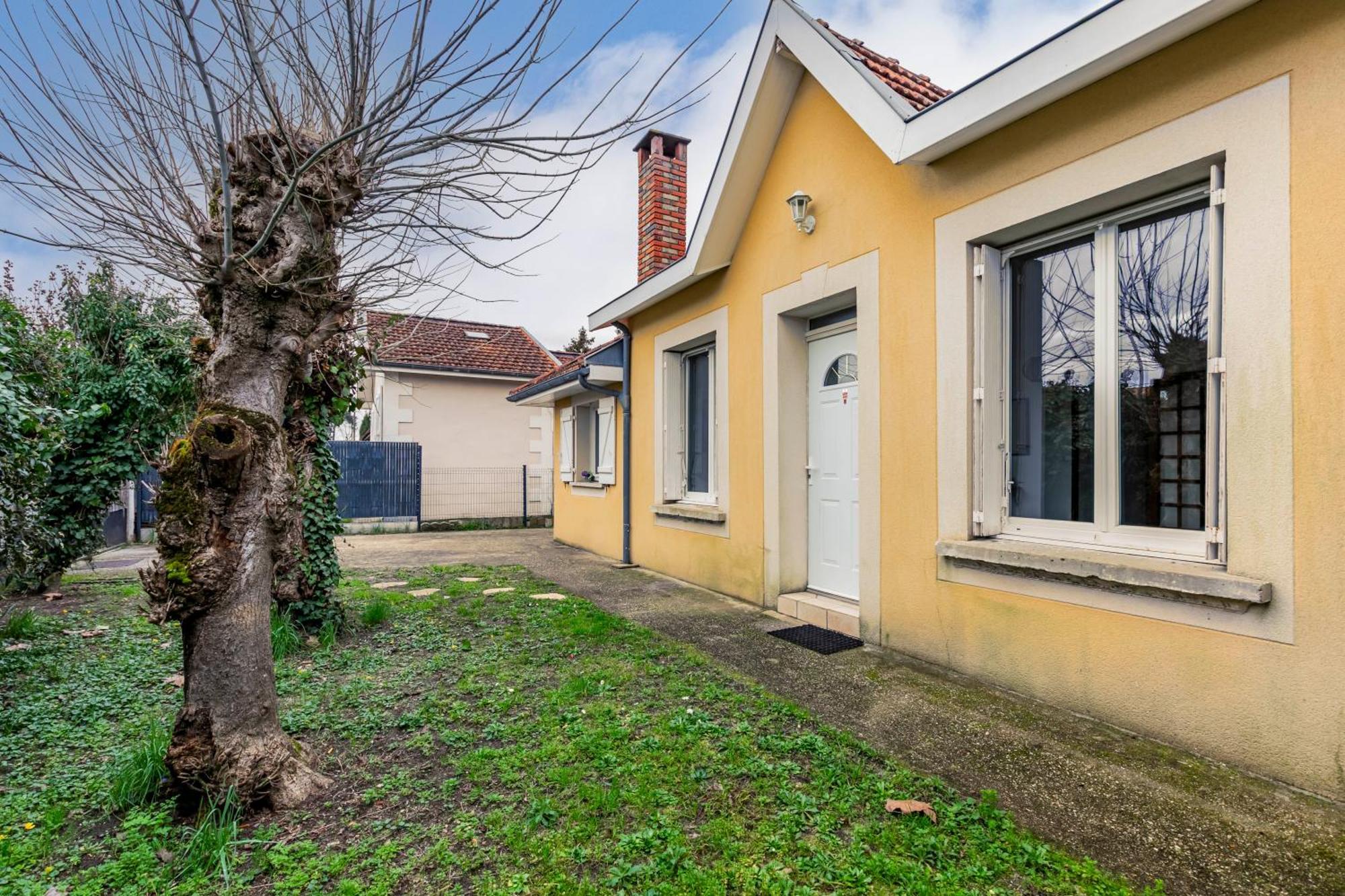 Maison Arcachonnaise Sur Merignac Bagian luar foto
